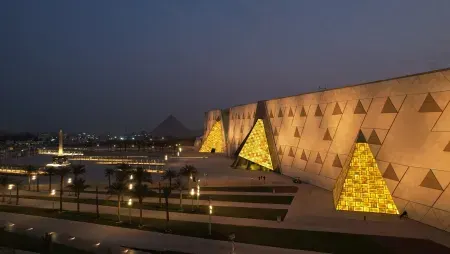 Tour to Pyramids & The Grand Egyptian Museum